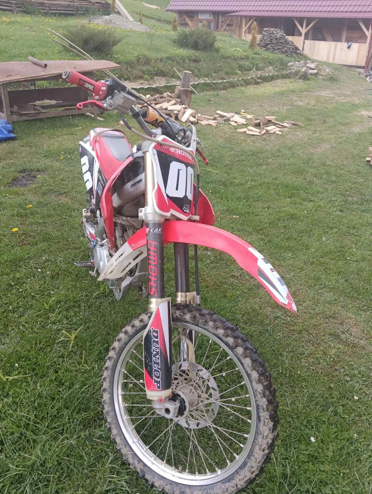 Продам Honda CRF