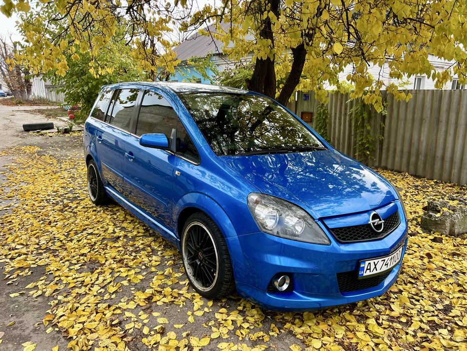 Opel Zafira OPC 2.0 бензин