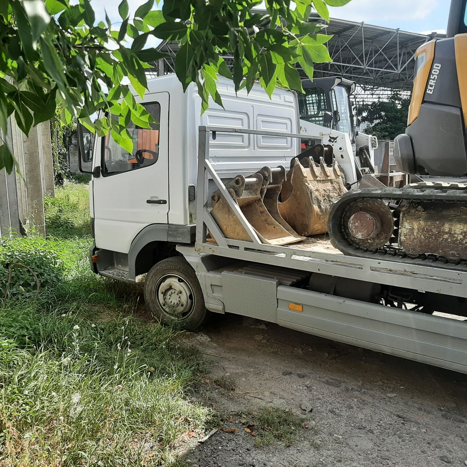 Екскаватор з лаветою