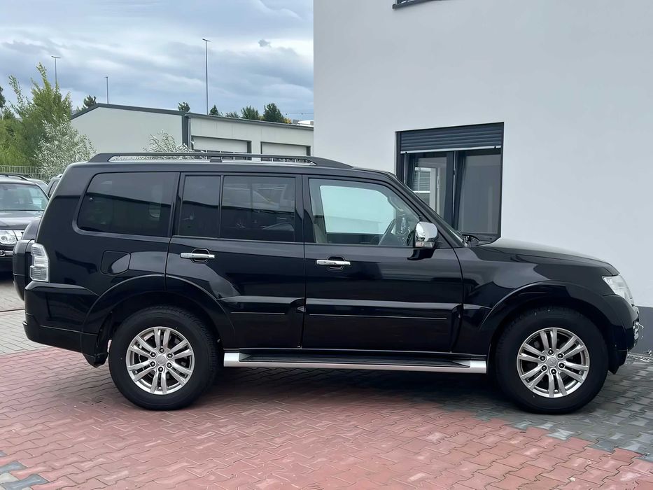 Mitsubishi Pajero      2017