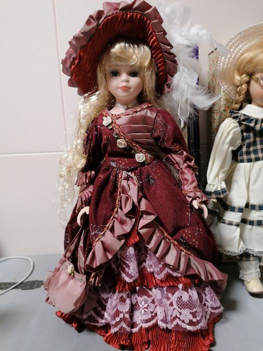 Bonecas de porcelana Novas
