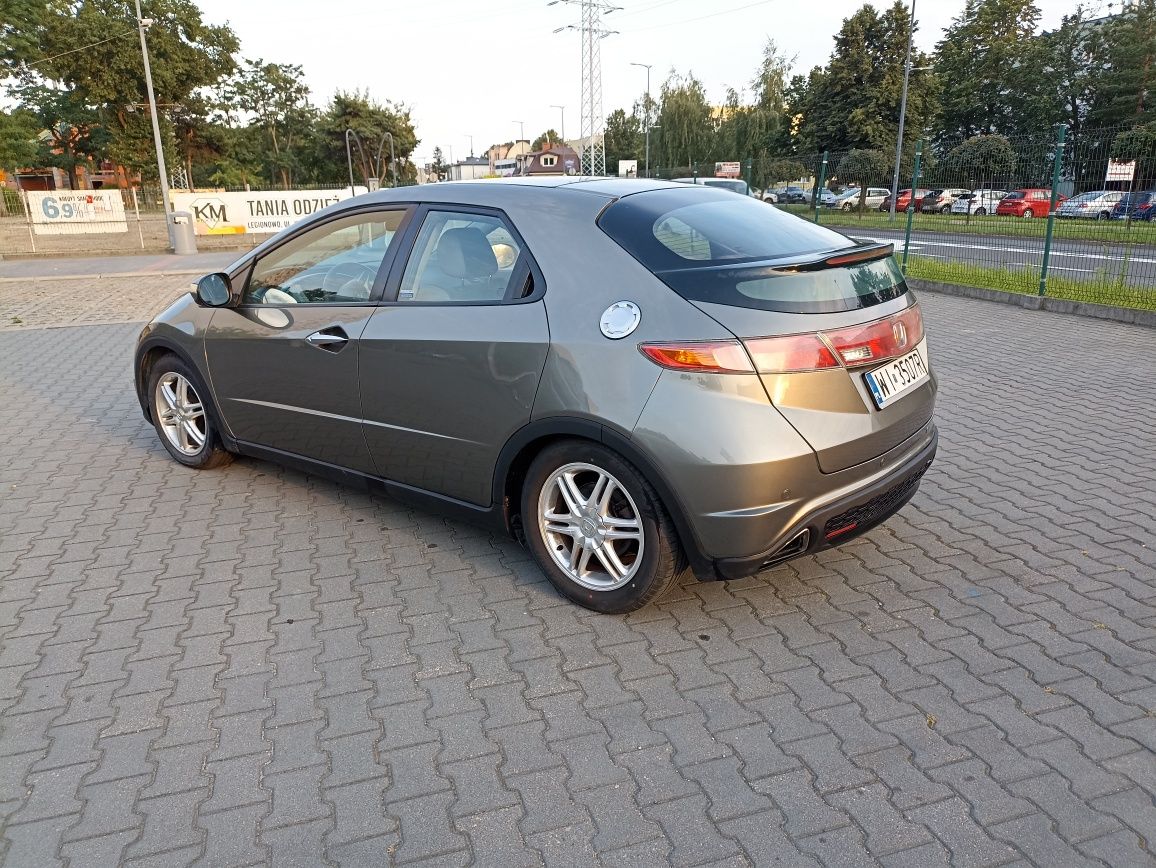 Honda Civic UFO  1,8 Executive 2008r.