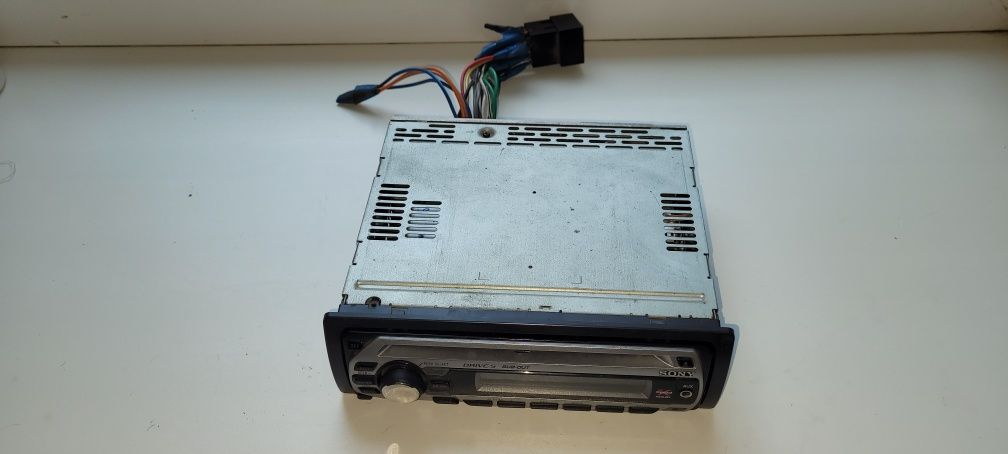 Продам автомагнитолу sony