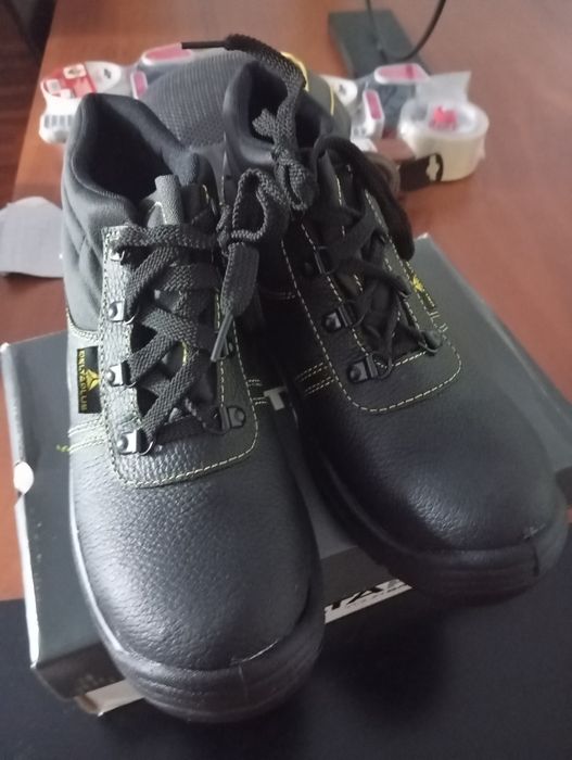 Botas de segurança novas tam. 40