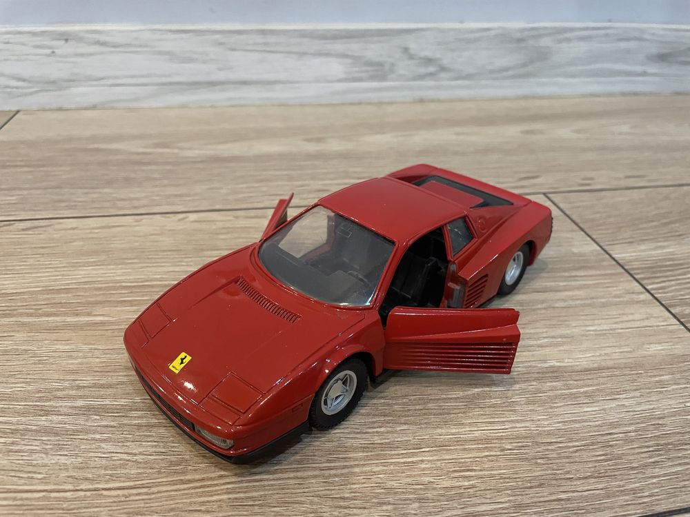 159. Model Ferrari Testarossa 1:24 Polistil Tonka