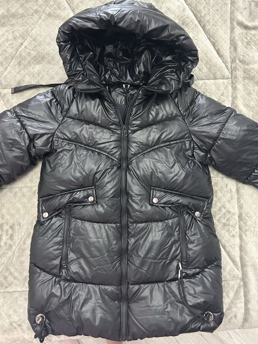 Продам зимний пуховик 7-9 лет