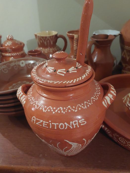 Pote para azeitonas - em barro, como novo