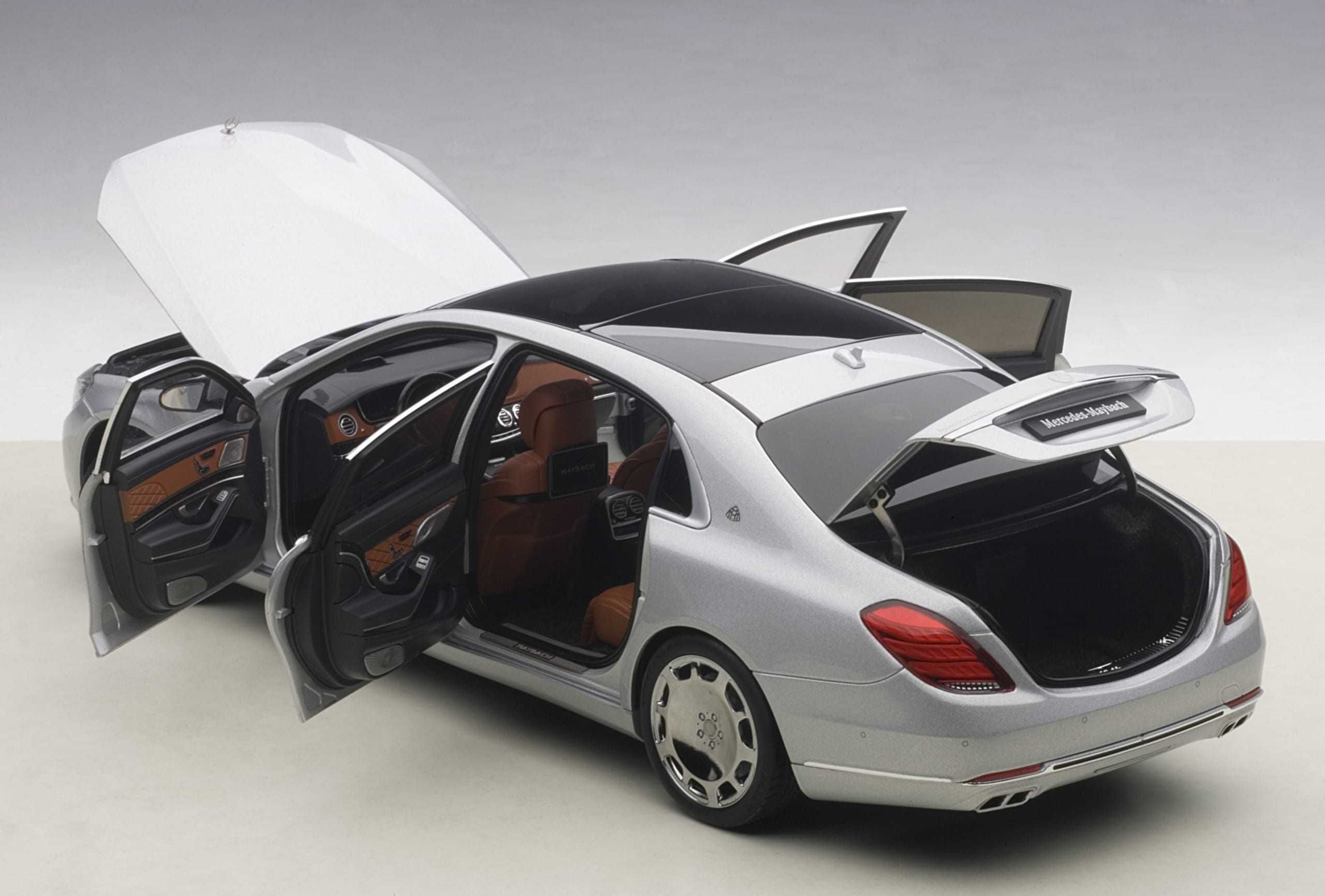 1:18 AUTOart Mercedes-Benz Maybach S-Klasse (S600) SWB 2015 silver