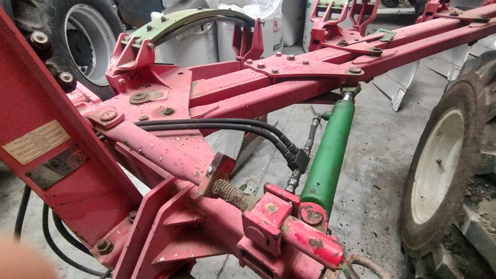 Pług zagonowy 5 skibowy Unia Tur Vario