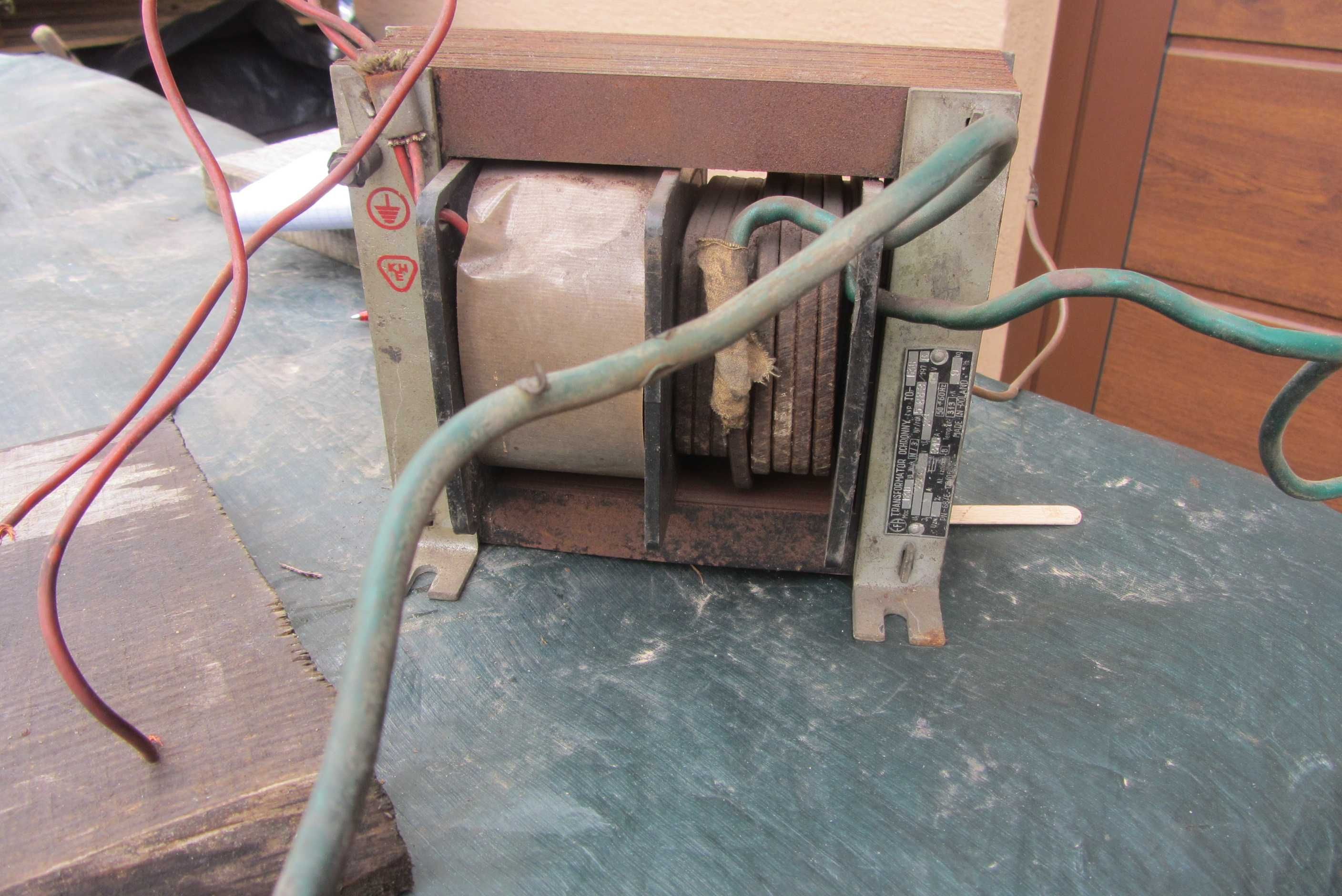 Transformator 230/15,4 i 13,5 v