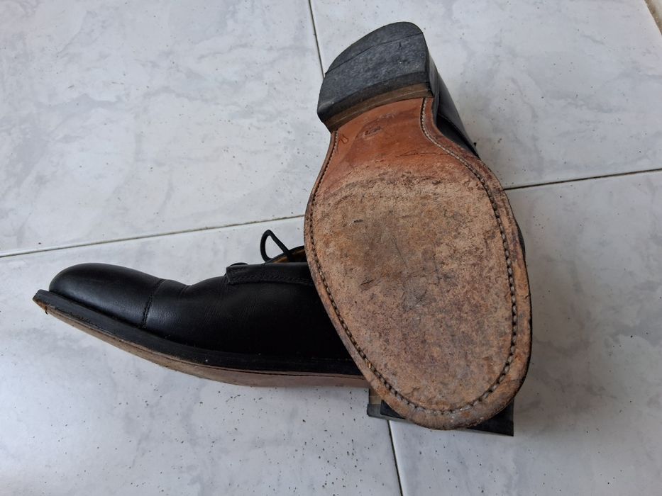 Sapatos derby de homem em pele