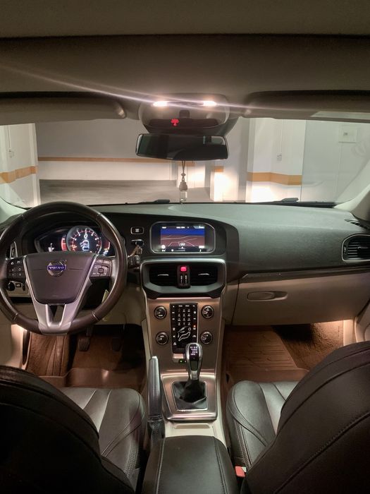 Volvo V40 T4  Cross Country Summum