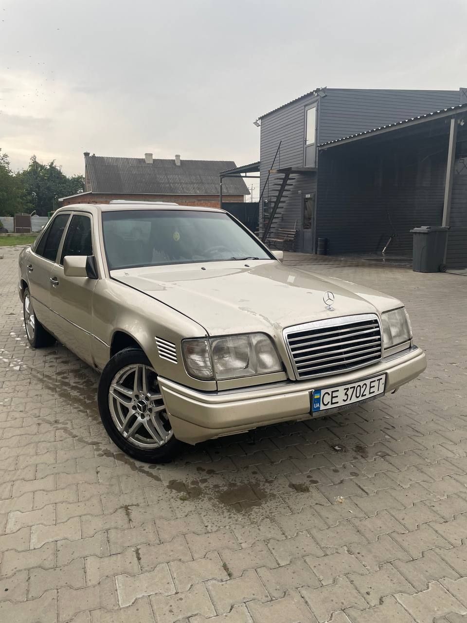 Продам мерседес 124