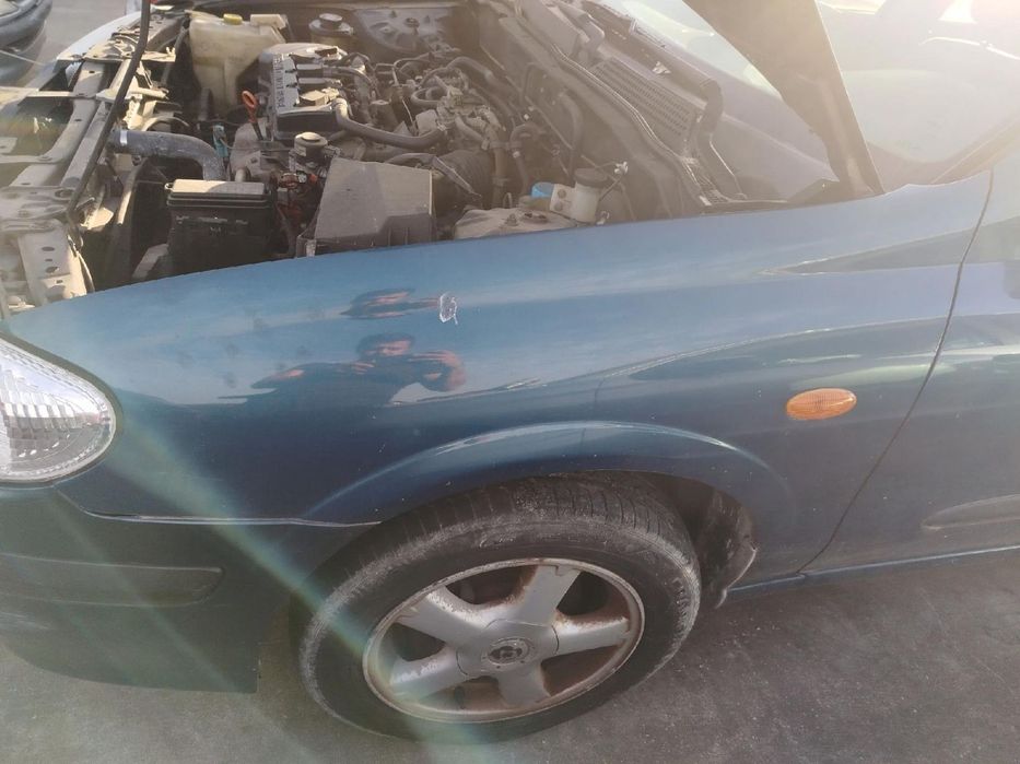 Guarda-lamas esquerdo NISSAN Almera II Hatchback (N16)