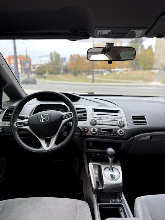 В продаже Honda Civic 2008 года 1.3 гибрид