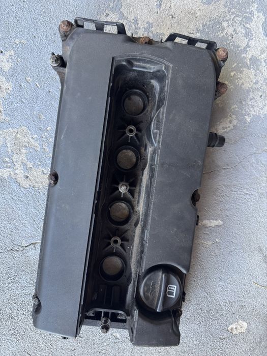 Pokrywa zaworow opel zafira 1,8 z18xer