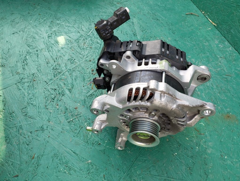 Mazda cx5 2.0 B alternator kompletny