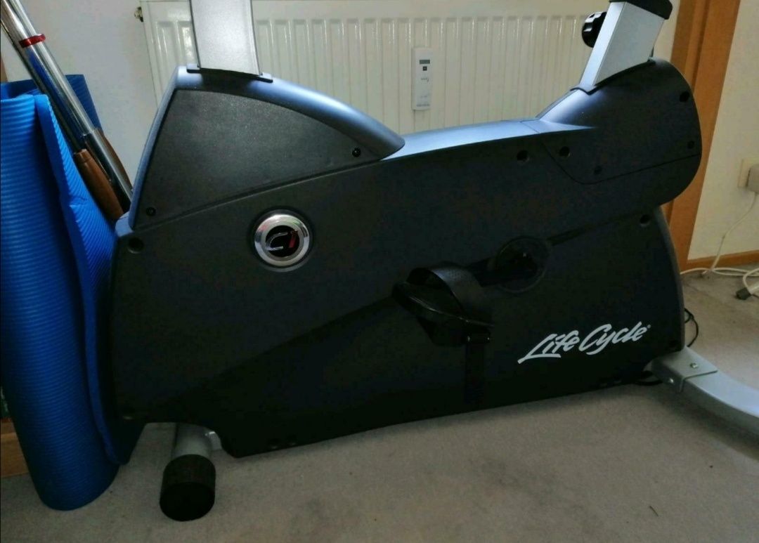 JAK NOWY!Profesjonalny rower stacjonarny Life fitness C1 GO, sklep 4.5