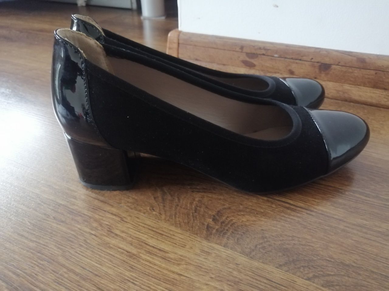 Buty czarne rozmiar 40