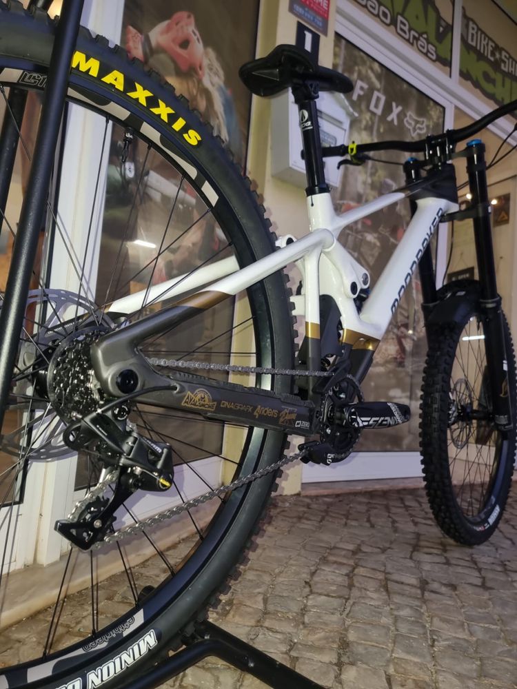 Mondraker Summum Carbon M