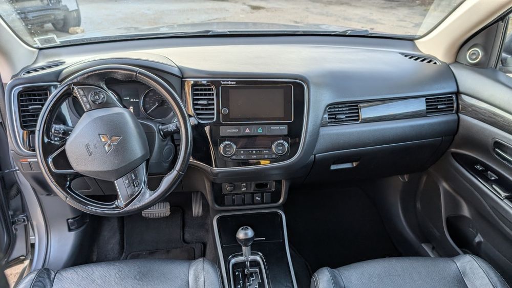 Mitsubishi Outlander 3