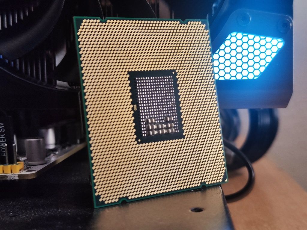 CPU Intel Xeon 2680V4 14/28
