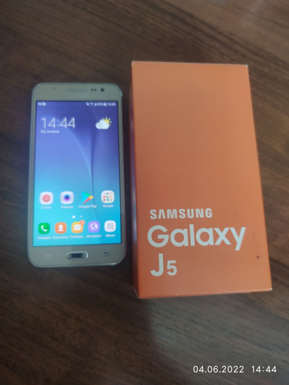 Продам Samsung j5
