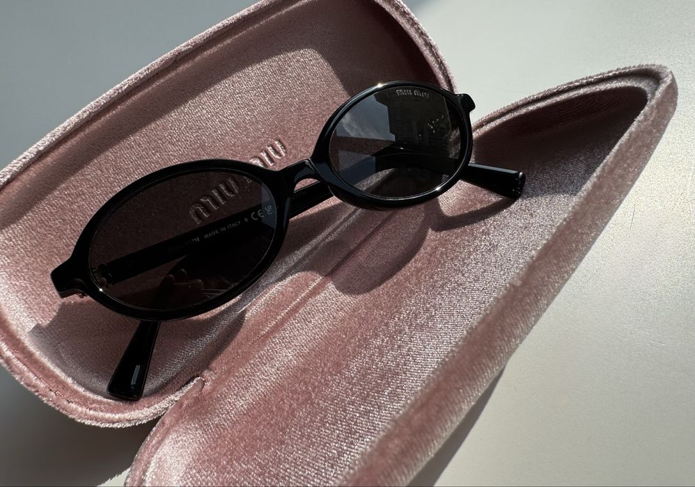 Сонцезахисні окуляри овали Miu Miu MU 04ZS 1AB-5S0