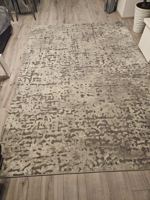 Dywan szaro biały