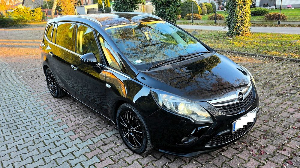 Opel Zafira C  1,4 turbo  LPG  7-osobowy  Cosmo