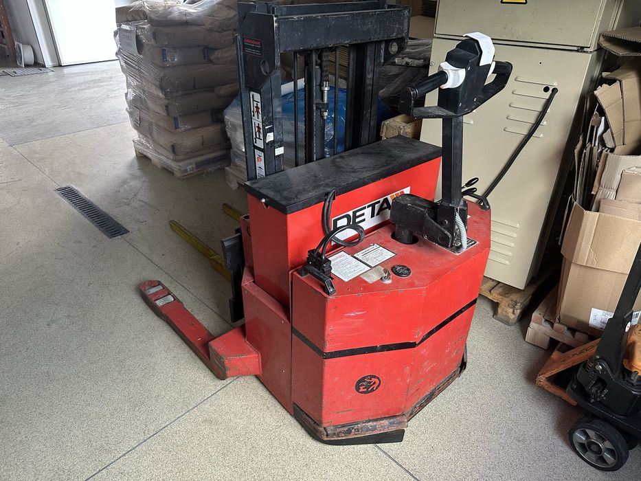 Wozek elektryczny paletowy masztowy