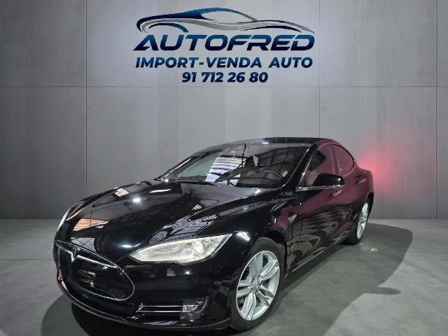 Tesla Model S 85