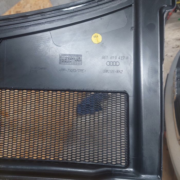 Решотка жабо підкапотний ауді а4 б6 б7