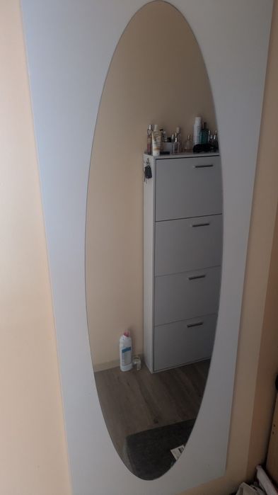 Lustro na panelu drewnianym