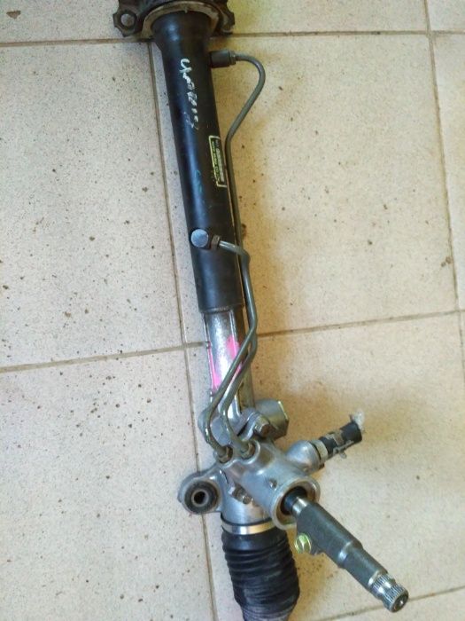 Рулевая рейка на Toyota Yaris , Corolla E 10 , E 110, Carina E, Rav-4