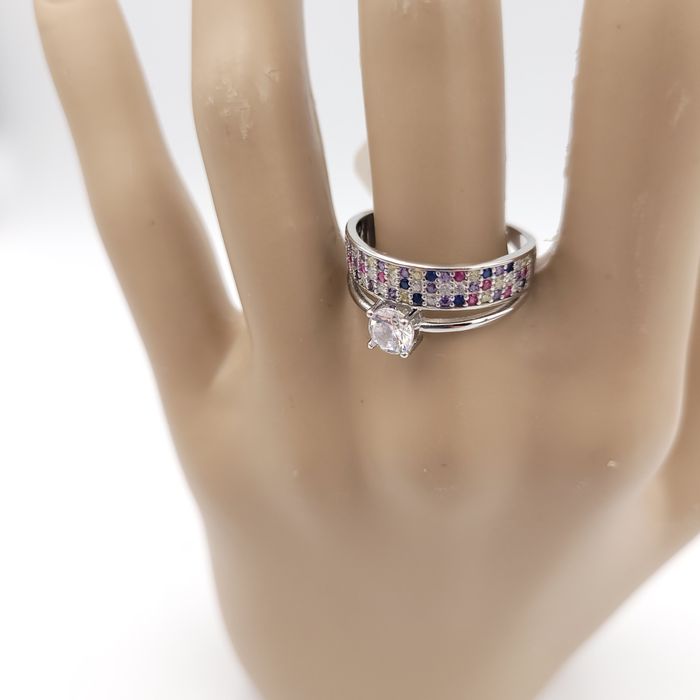 Srebrny pierścionek pr 925 z cyrkoniami kolor