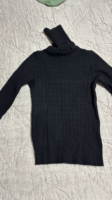 Camisola preta de gola