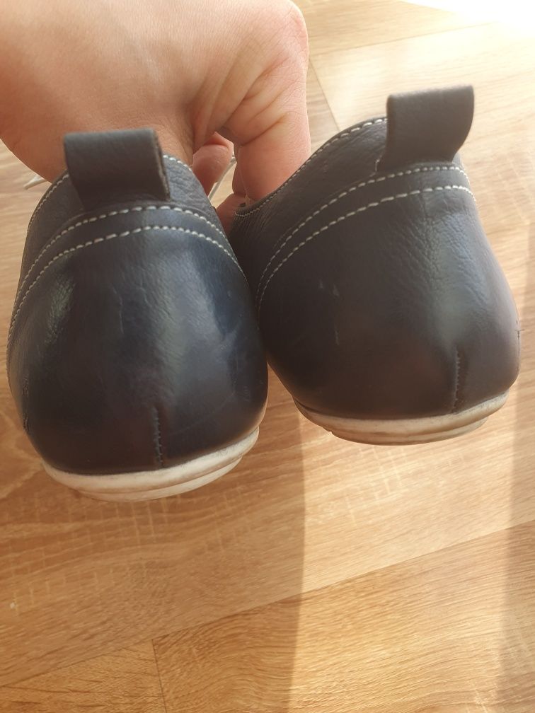 Półbuty granatowe damskie Lasocki. r 41