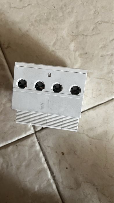 Schneider Pára-raios 3p+N