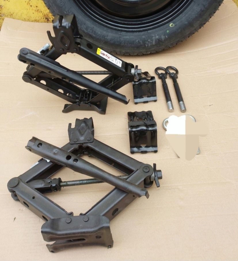 Домкрат Ключ Крюк Jeep Cherokee KL  2015 -25 роки