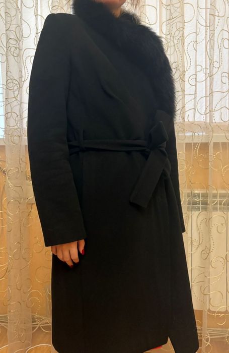 Кашемировое зимнее женское пальто.