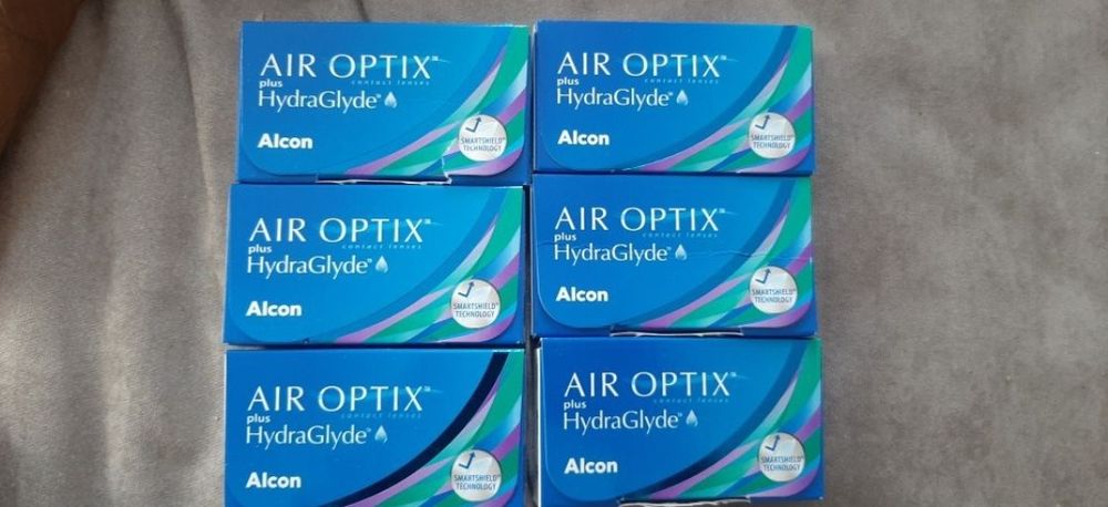 Контактні лінзи Air Optix plus hydroglyde