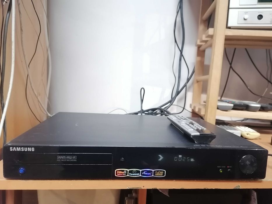 Nagrywarka Samsung DVD-HR 775 HDMI DVD Recorder/HDD250GB Pilot