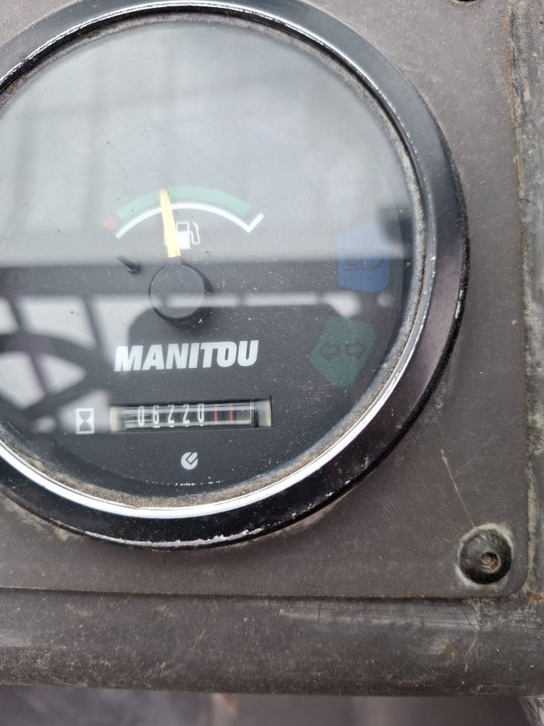 Manitou MSI 30 c/ balde e garfos