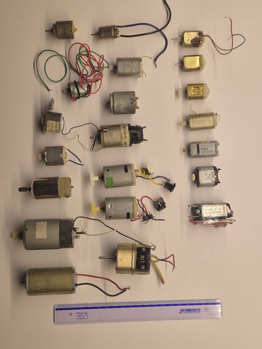 Silniki elektryczne krokowe różne rodzaje