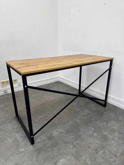 Офісний стіл. Ідеальний стан