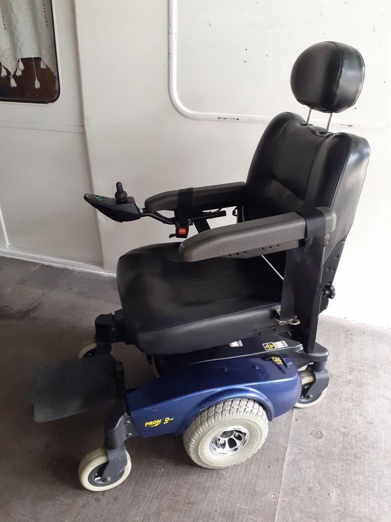 Cadeira de rodas elétrica semi-nova