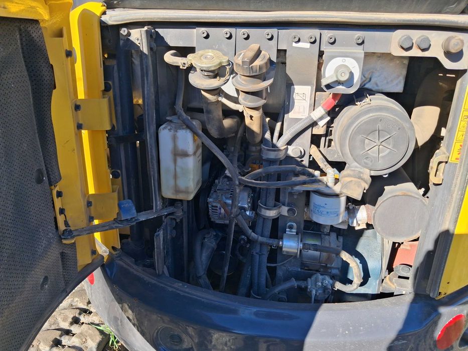 Mini Giratória  Mini Escavadora New Holland E26C