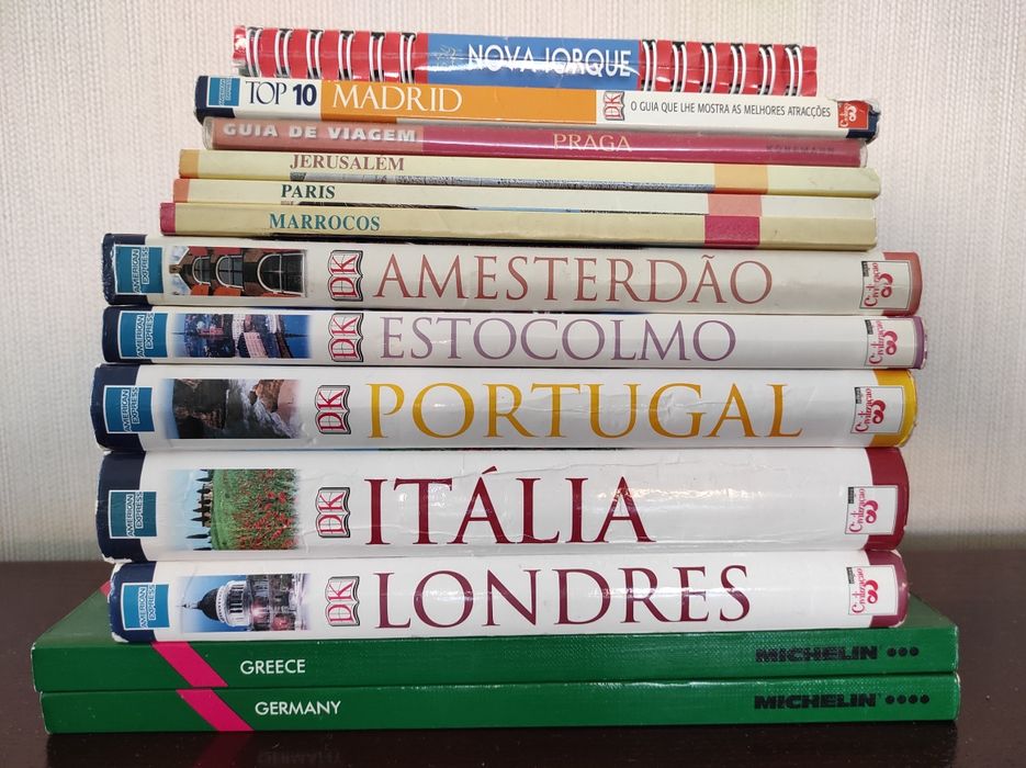 Vendo 23 guias de viagens