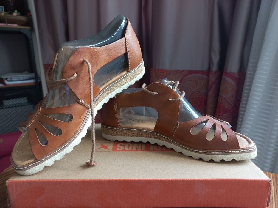 Шкіряні сандалі Піколінос, розмір 38